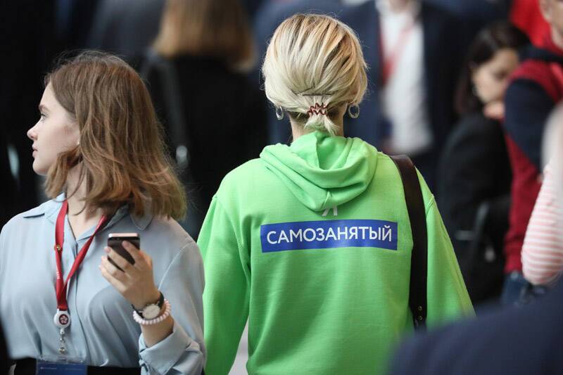 Число самозанятых в России превысило 3,3 млн человек