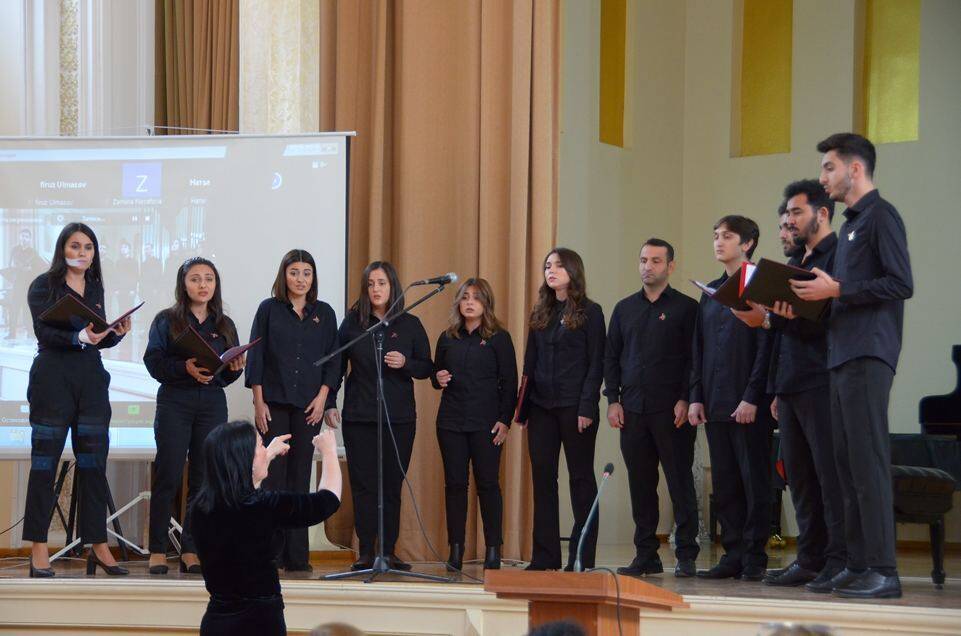 Диалог музыкальных культур Востока и Запада - 100 авторитетных ученых в Баку (ФОТО)