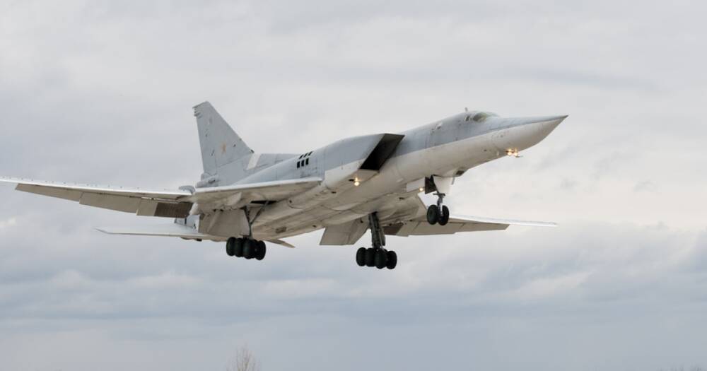 В небе Беларуси появились российские ядерные бомбардировщики: будут летать постоянно