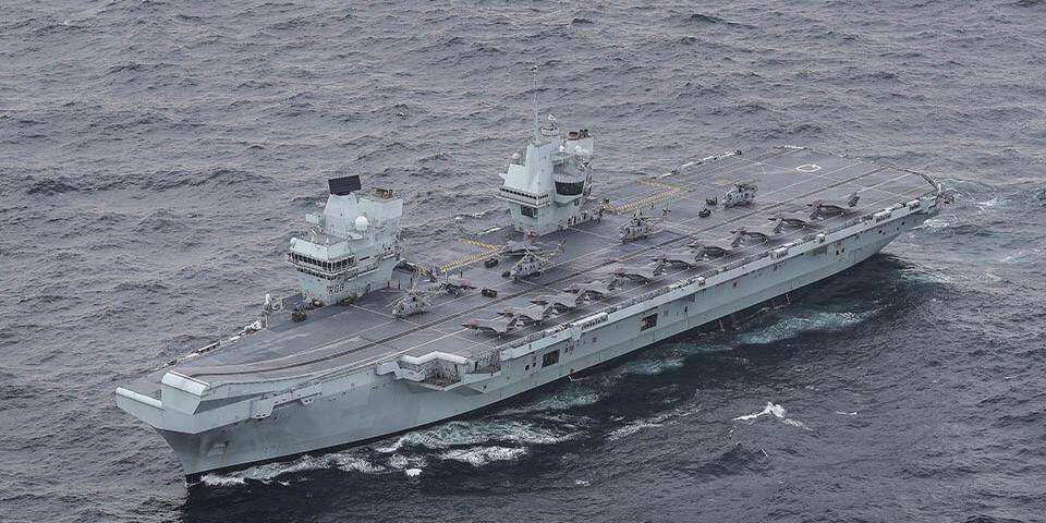 Британцы забеспокоились из-за слежки российского корабля за своим авианосцем
