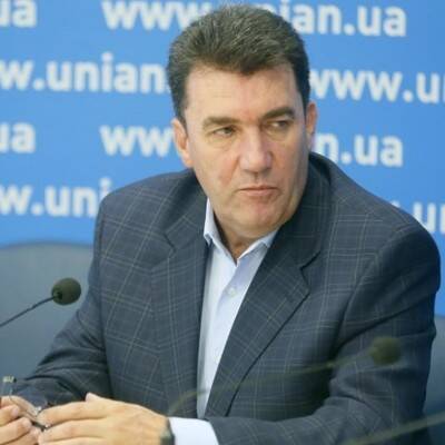 Секретарь Совбеза Украины предложил социал-демократам ФРГ забрать беженцев "себе домой"