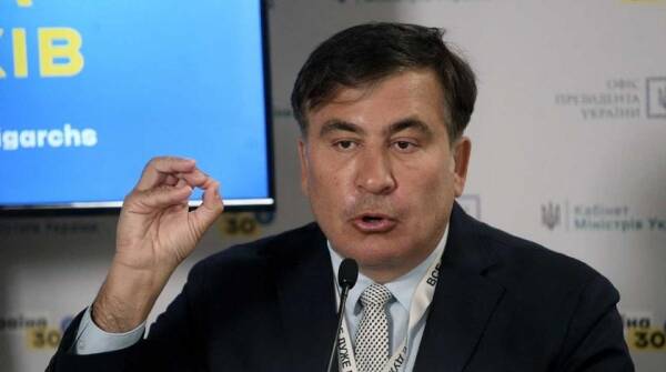 Судья сняла с Саакашвили арест по одному из дел