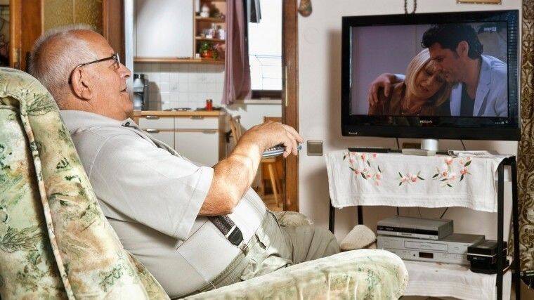 Просмотр телевизора ухудшает память у пожилых людей — ученые