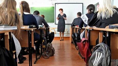 В Минпросвещения заявили об отсутствии планов по переводу школ на учебу онлайн