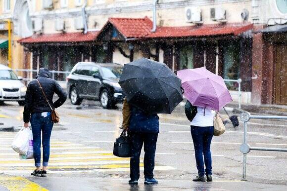 Метеоролог рассказал, когда в Москве закончится снег с дождем