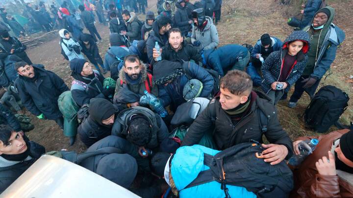 Кризис на польско-белорусской границе: беженцы начинают замерзать