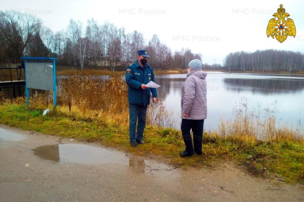 Сотрудники МЧС вышли в рейды к водоемам Темкинского района Смоленщины