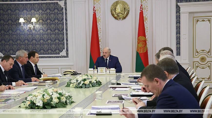 Лукашенко высказался о господдержке предприятий в период пандемии