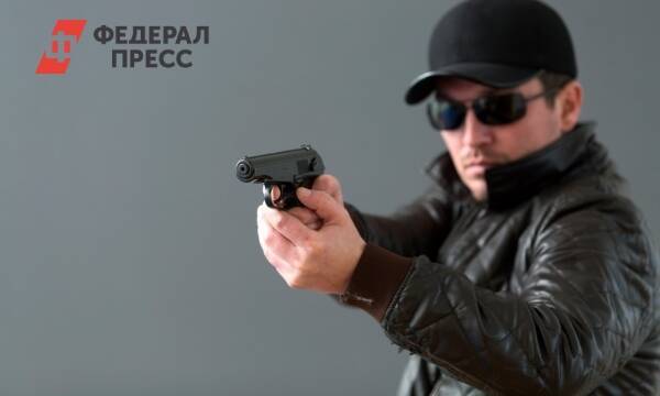 В Екатеринбурге грабитель устроил стрельбу при нападении на банк