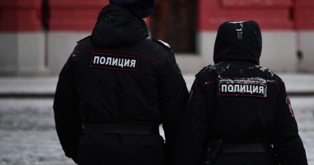 На футбольном поле в Москве произошла массовая драка со стрельбой