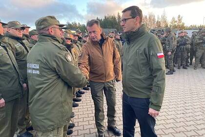 Премьер Польши назвал мигрантов боеприпасами