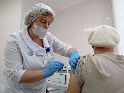 В Краснодарском крае вслед за Петербургом ввели обязательную вакцинацию для пожилых людей