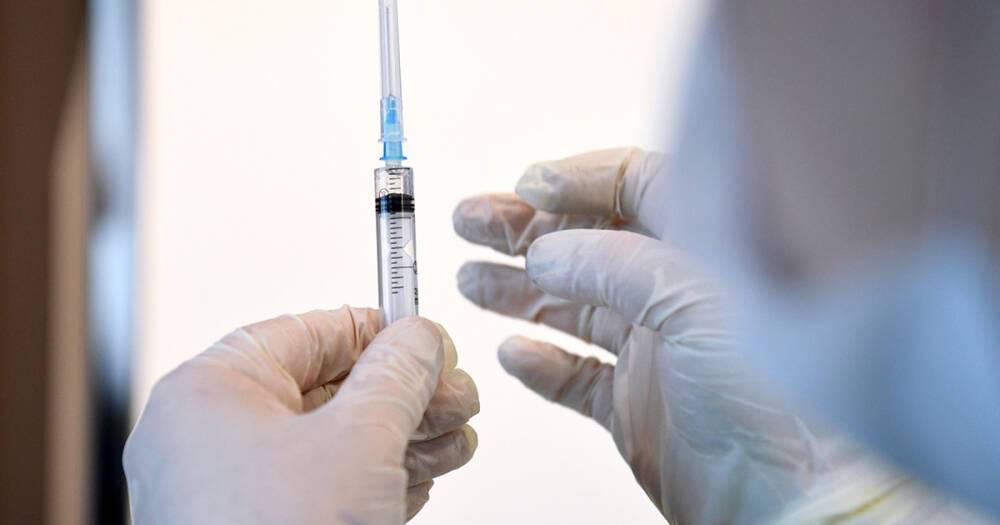 В Москве началась третья фаза тестирования вакцины от COVID-19 для подростков