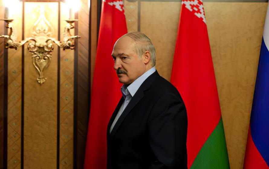 Лукашенко сообщил, что курдам на белорусской границе пытались переправить оружие с Донбасса