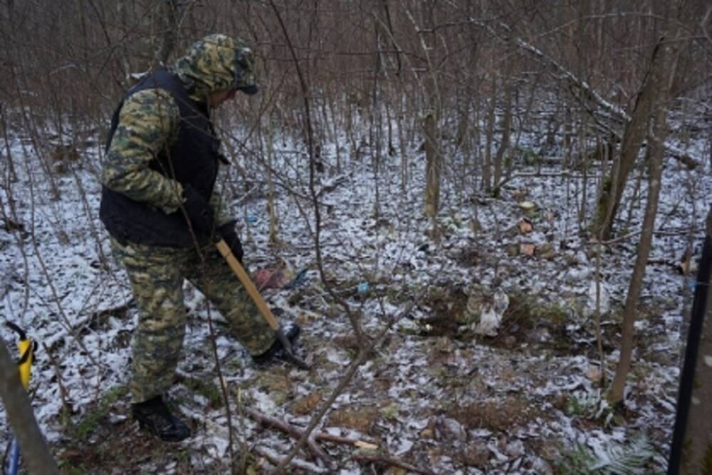 В Тверской области мужчина убил знакомого и закопал тело в лесу