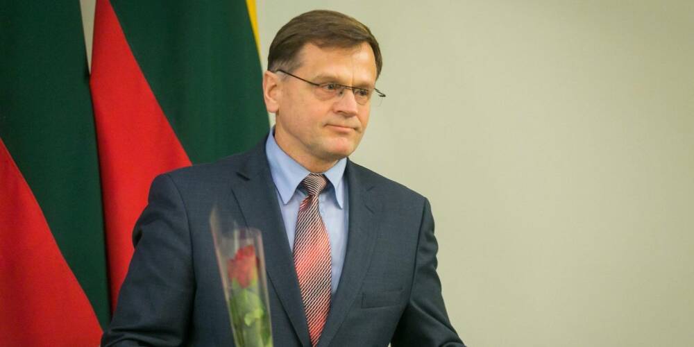 В Литве депутат предстал на онлайн-заседании Сейма без штанов