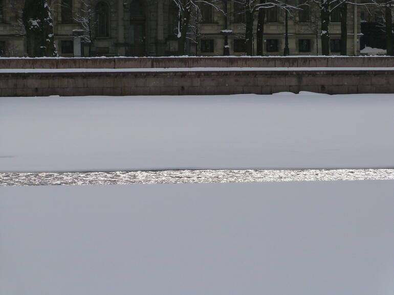 Петербуржцы смогут зимой лепить снеговиков. снега будет много