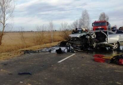 В Сумской области лоб в лоб столкнулись два авто: есть погибшие. ФОТО