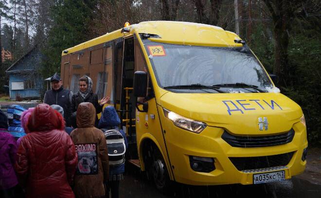 Новый автобус получила школа в Вырице