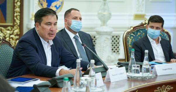 Зеленский просит власти Грузии допустить украинских врачей к Саакашвили