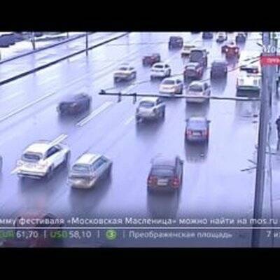 В Москве начали фиксировать нарушения с помощью камер на крыше патрульных машин
