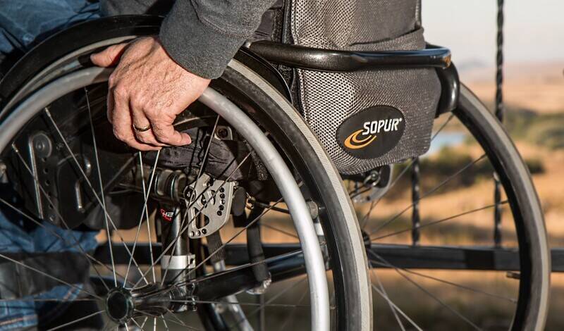 Технические средства реабилитации инвалидов теперь можно купить на Ozon