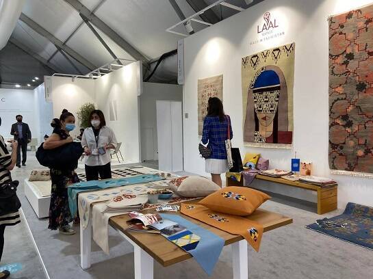 Продукция таджикского бренда LA’AL Textiles вновь представлена на крупнейшей выставке промышленного дизайна в Дубае