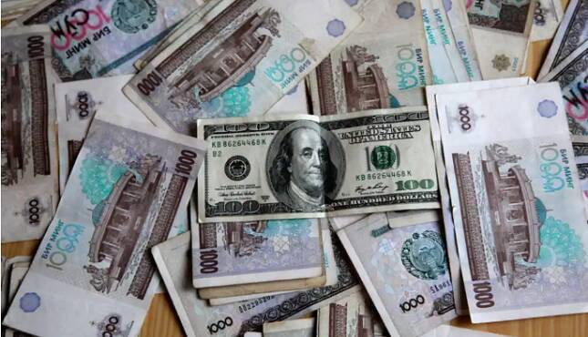 Курс доллара в нескольких банках Узбекистана поднялся до новой максимальной отметки