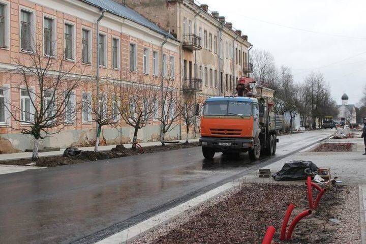 В Великом Новгороде завершают ремонт Ильиной улицы