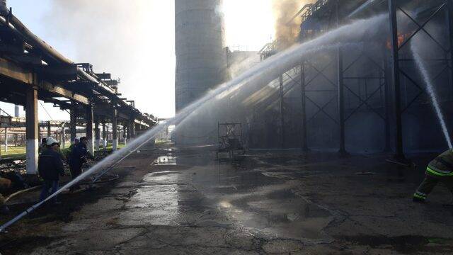 Возгорание нефтепродуктов на территории «Укртатнафты» ликвидировано, — ГСЧС