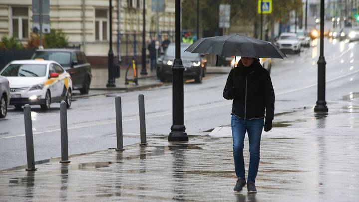 «Желтый» уровень опасности из-за гололеда объявили в Москве до утра 14 ноября