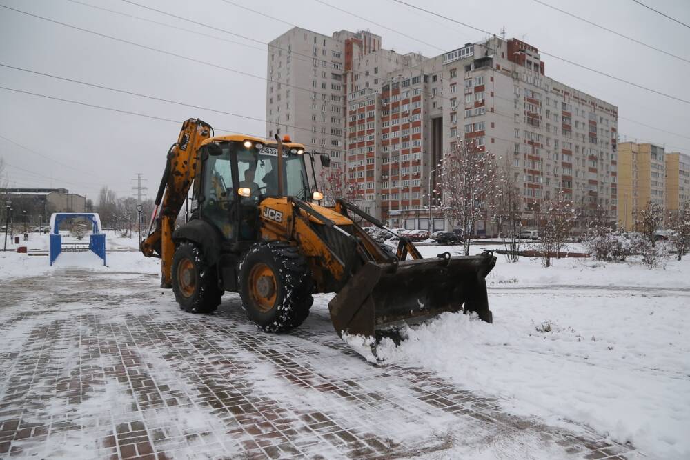 3 тысячи дворников убирают снег на придомовых территориях в Нижнем Новгороде