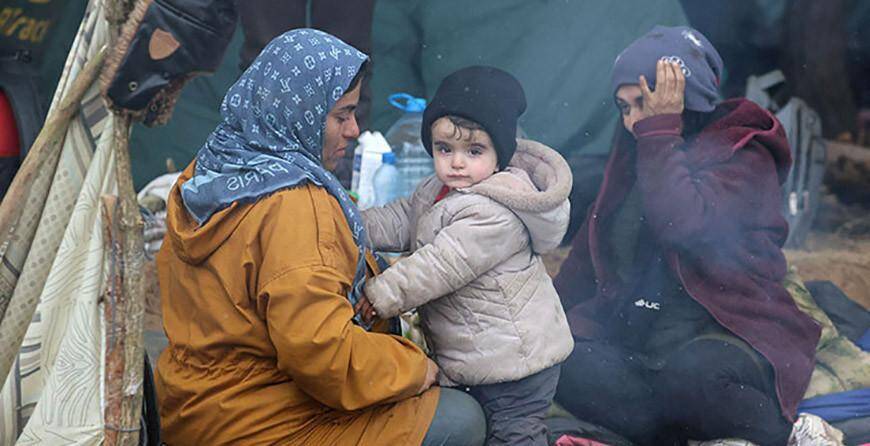 Александр Лукашенко поручил упорядочить доставку и распределение гуманитарной помощи беженцам на границе