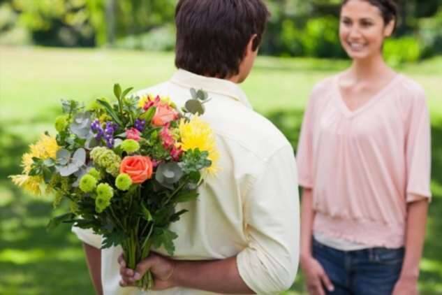 Почему мужчины-американцы редко дарят цветы девушкам
