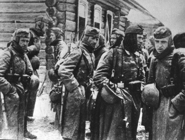 Теперь главным обвиняемым в провале немецкого наступления немецких фашистов под Москвой стал дождь