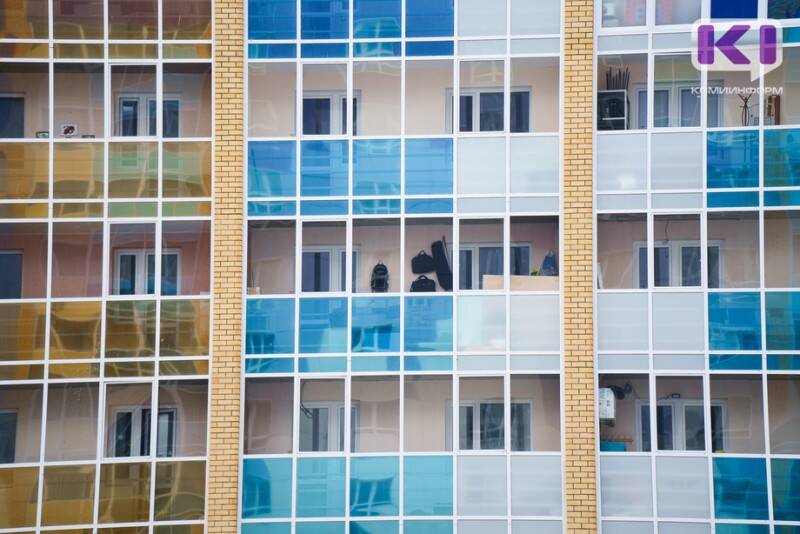 Сыктывкарский суд обязал предпринимательницу демонтировать опасные окна