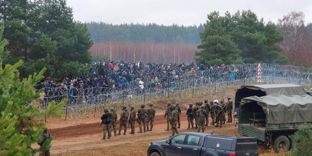 Соседи Белоруссии обсуждают применение статьи 4 договора НАТО из-за миграционного кризиса