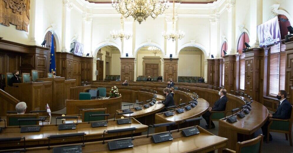 Шесть депутатов Сейма не предъявили ковид-сертификат