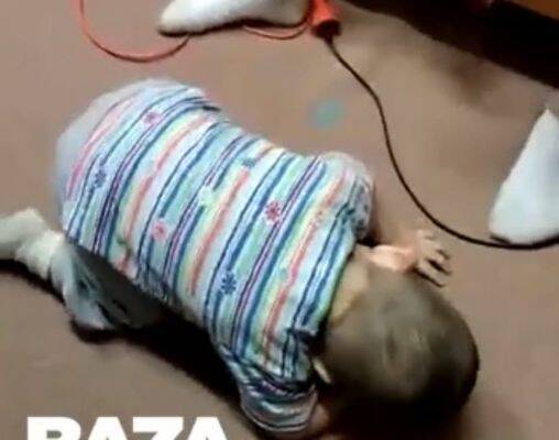 В Курганском детдоме подростки истязали малыша — видео