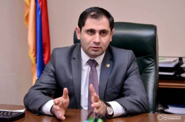 Пашинян сделал третью замену министра обороны послевоенной Армении