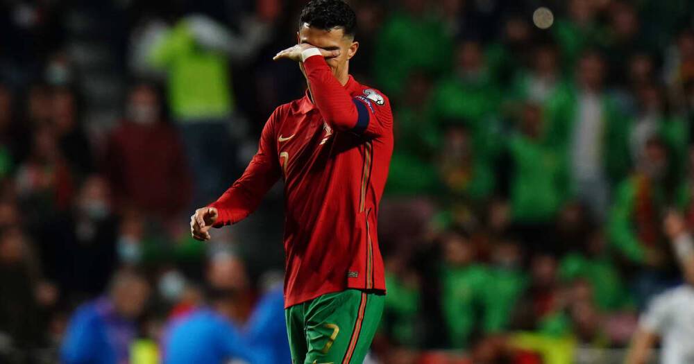 Роналду заплакал после поражения Португалии в матче отбора ЧМ-2022
