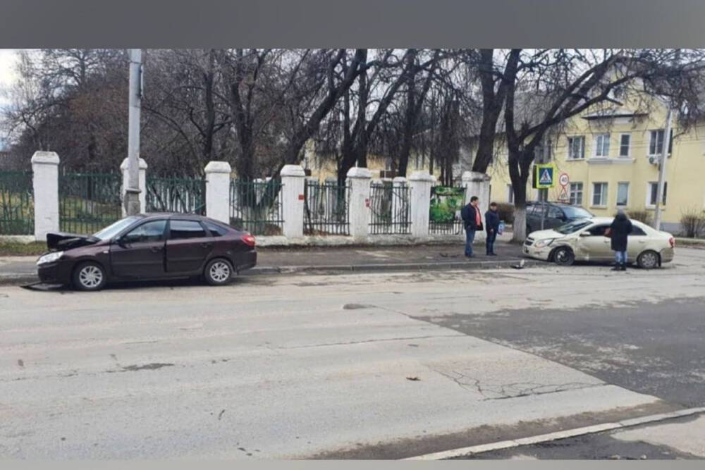 В ДТП на улице Новой в Рязани пострадали два водителя