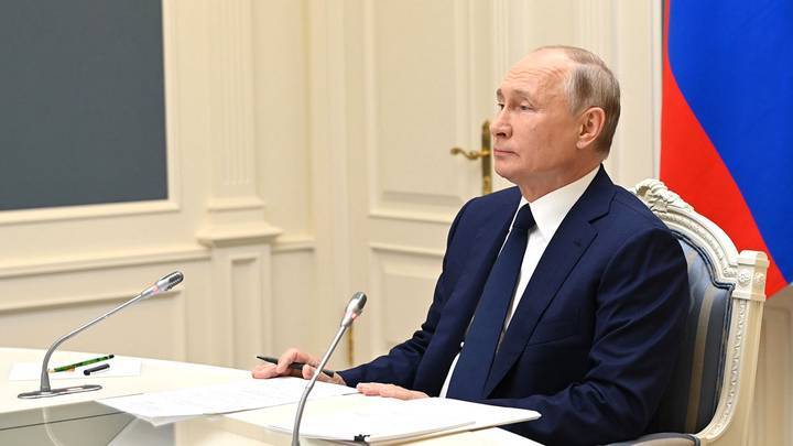 Путин подписал указ о гуманитарной помощи отдельным районам ДНР и ЛНР