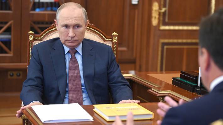 Путин поручил выделить дополнительные 500 млрд рублей на инфраструктурные кредиты регионам