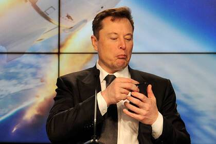 Акции Tesla обвалились после очередного твита Илона Маска