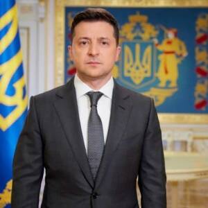 Зеленский пообещал выплатить по 1 тыс. грн всем привитым украинцам: как получить деньги