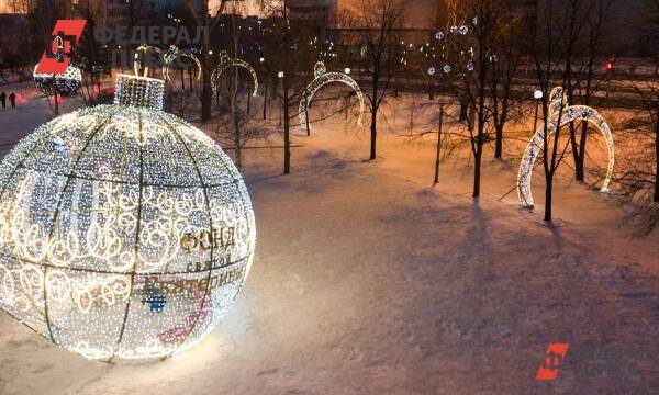 Власти Петербурга потратят на новогодние украшения двух районов 21,2 млн рублей