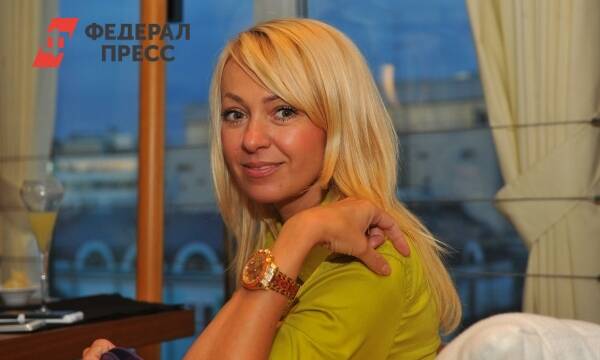 Подписчики не пощадили Яну Рудковскую из-за ее необычного платья: «Веник или сладкий хворост?»