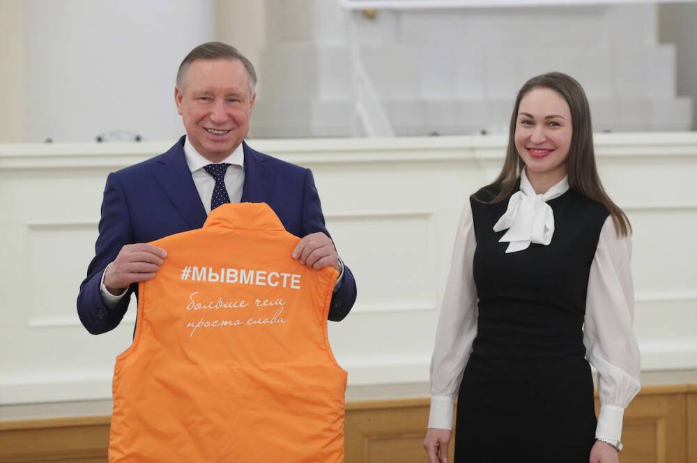Петербургских волонтеров наградили за развитие добровольческой деятельности
