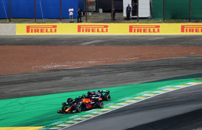 Обращение Mercedes к FIA удивило Red Bull